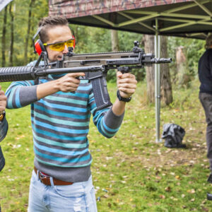 Zážitková střelba: Zbraně z filmů a videoher – 21 zbraní